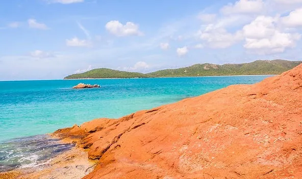 Deep Bay, anchorage in Five Islands, Antigua and Barbuda