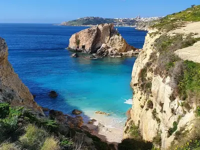 Il-Bajja tar-Ramla l-Ħamra Anchorage
