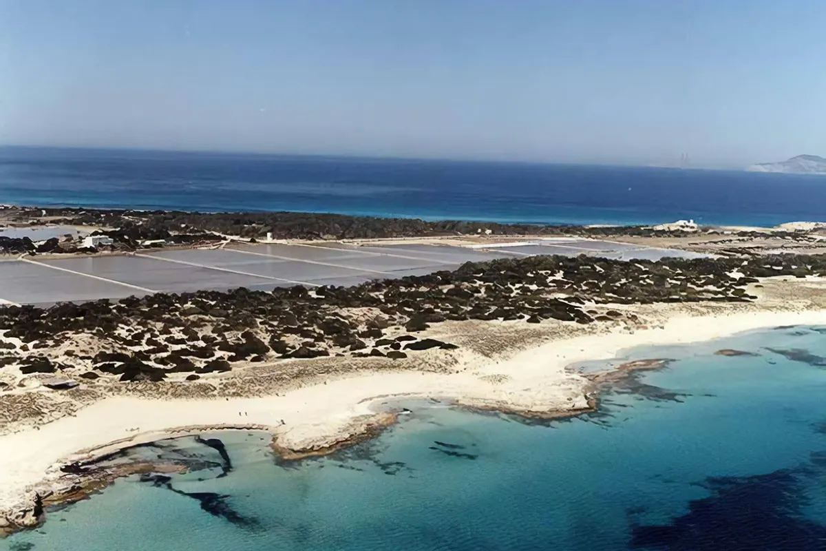 Platja de ses Salines, stop in Formentera, Spain