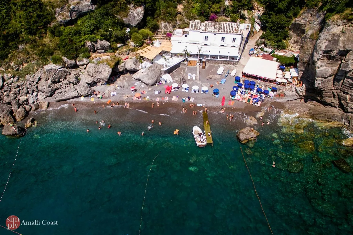 Laurito, stop in Arienzo, Italy — photo 5