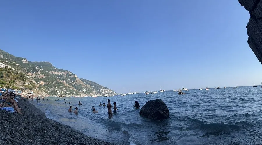 Laurito, stop in Arienzo, Italy — photo 6