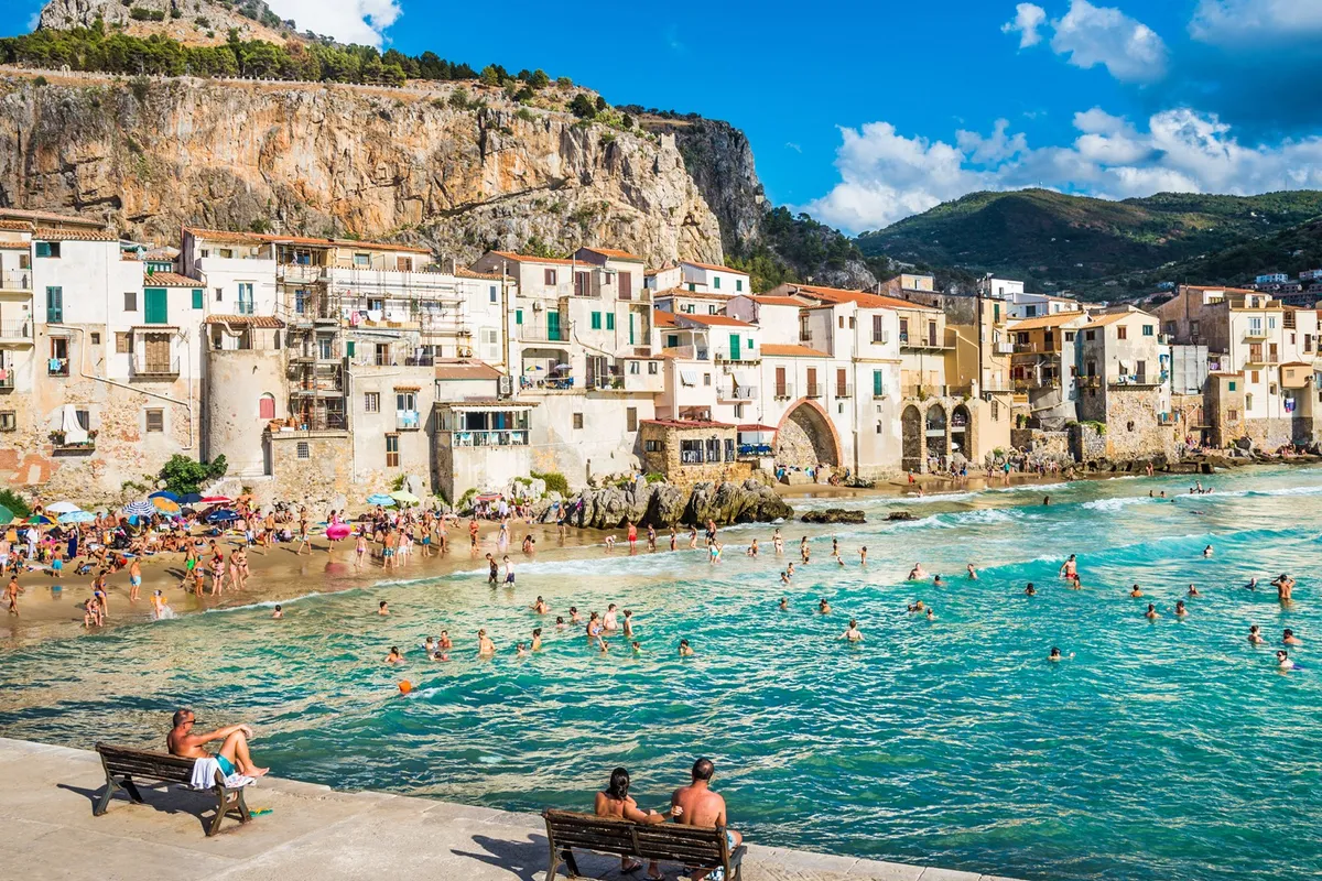 Spiaggia di Cefalù, stop in Cefalù, Italy — photo 3