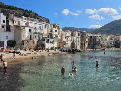 Spiaggia di Cefalù, stop in Cefalù, Italy — photo 2