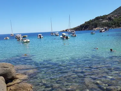 Cala Smeraldo, anchorage in Giglio Porto, Italy — photo 2