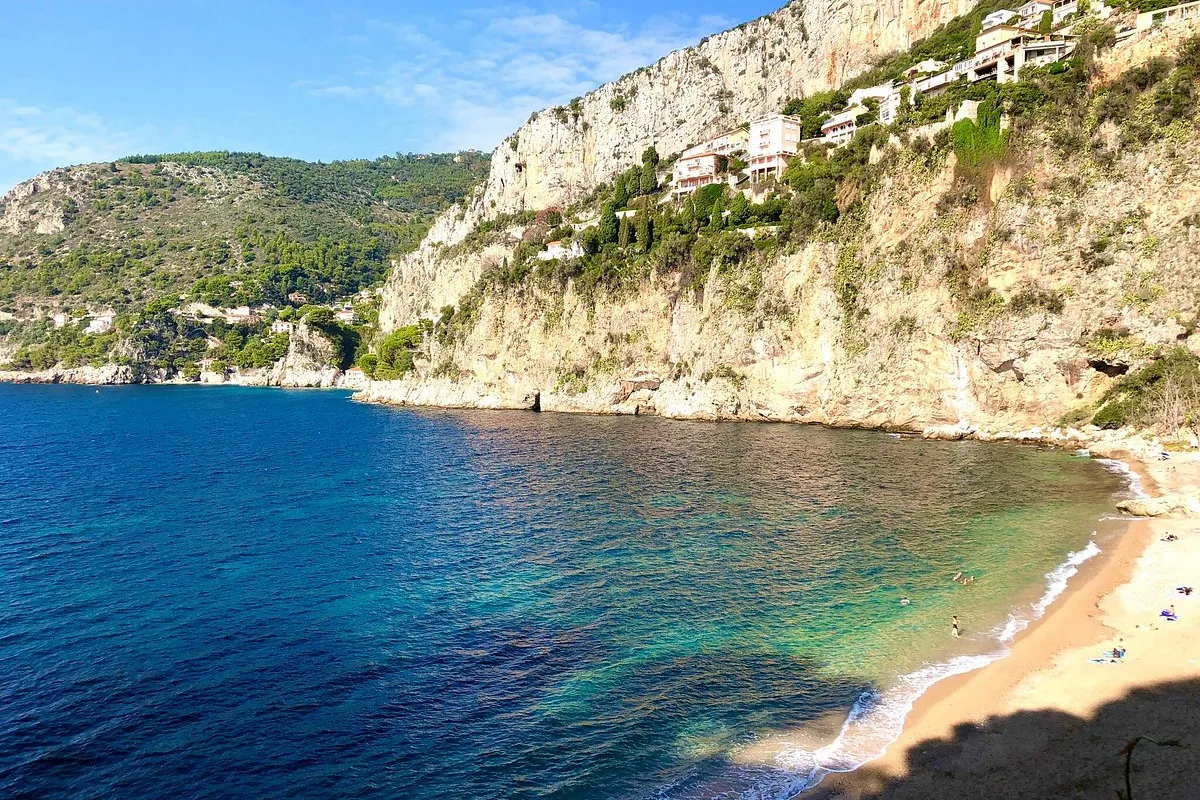 Plage de la Mala, stop