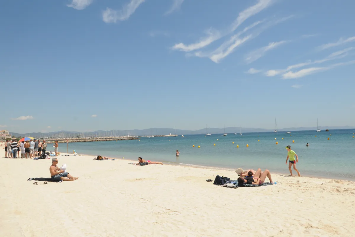 Plage Bona, stop in Hyères, France — photo 5