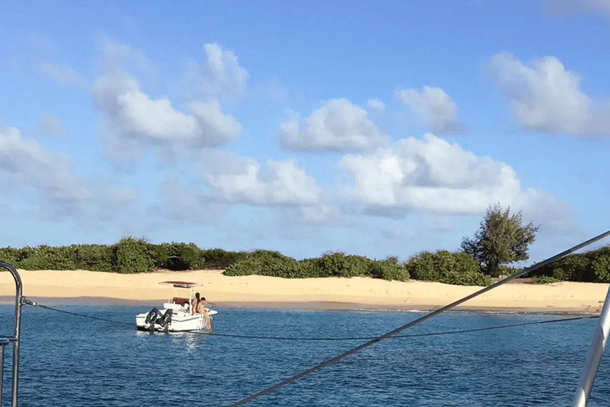 Baie Blanche, anchorage in Marigot, France