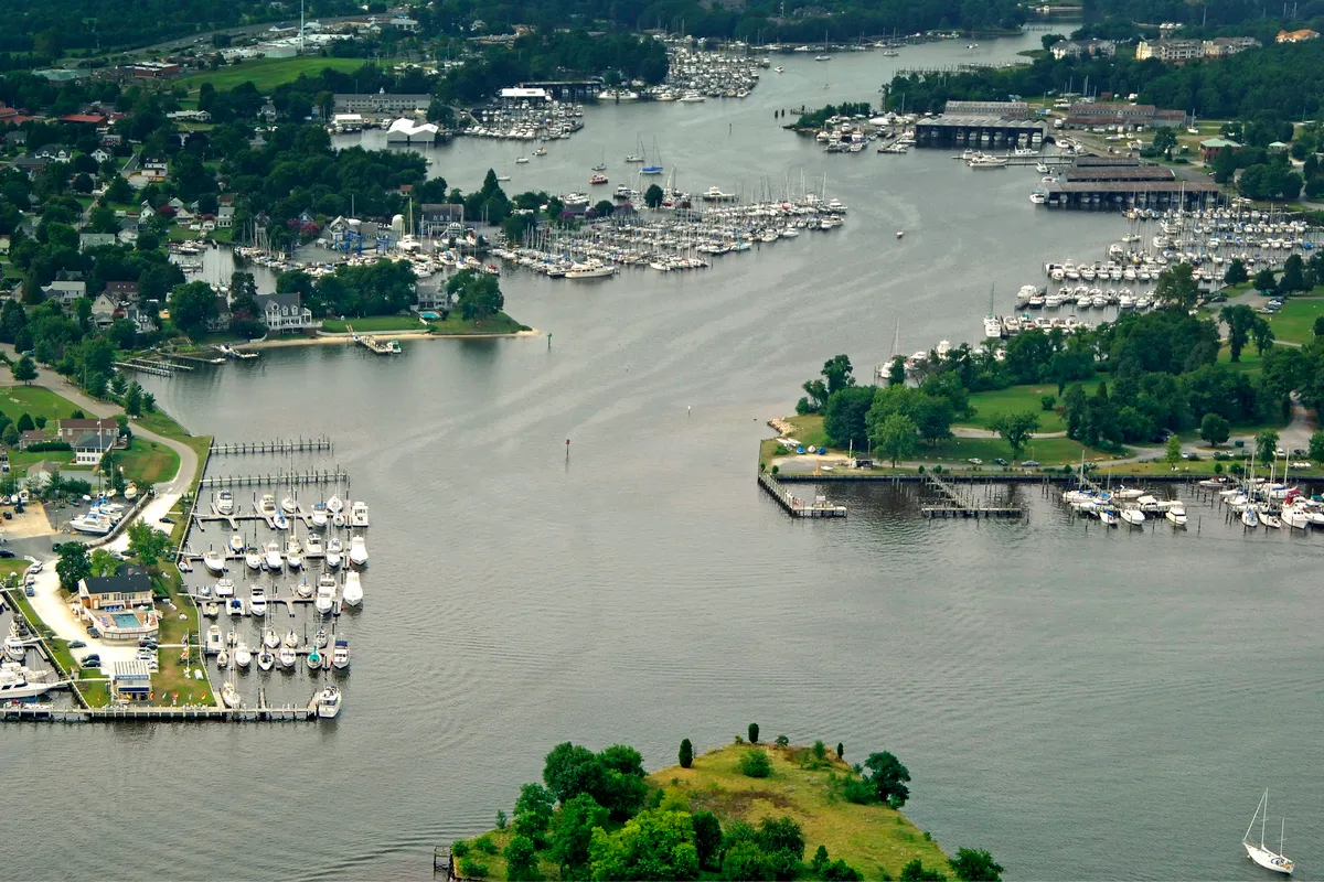 Back Creek, anchorage in Solomons, United States
