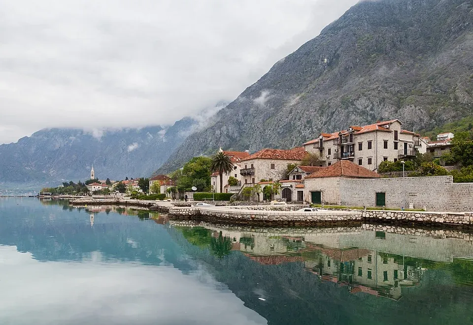Uvala Ljuta, anchorage in Prčanj, Montenegro — photo 7