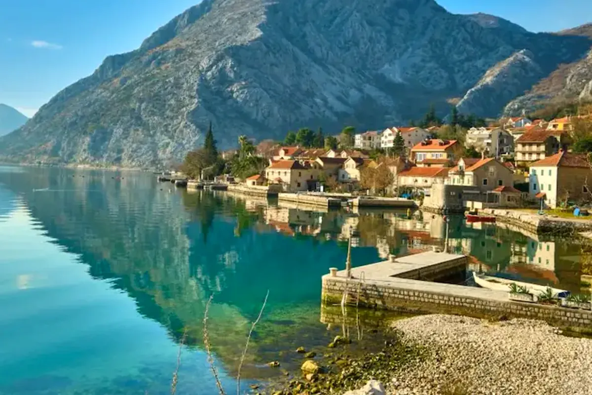 Uvala Ljuta, anchorage in Prčanj, Montenegro — photo 3