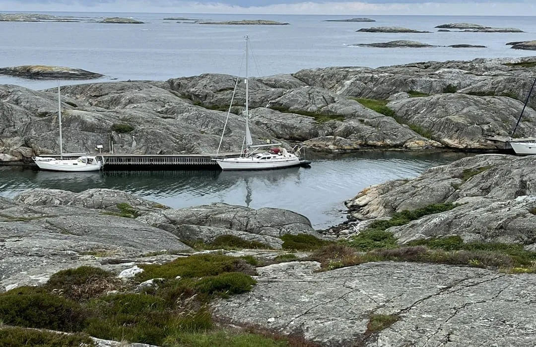 Bredbågen, stop in Sweden