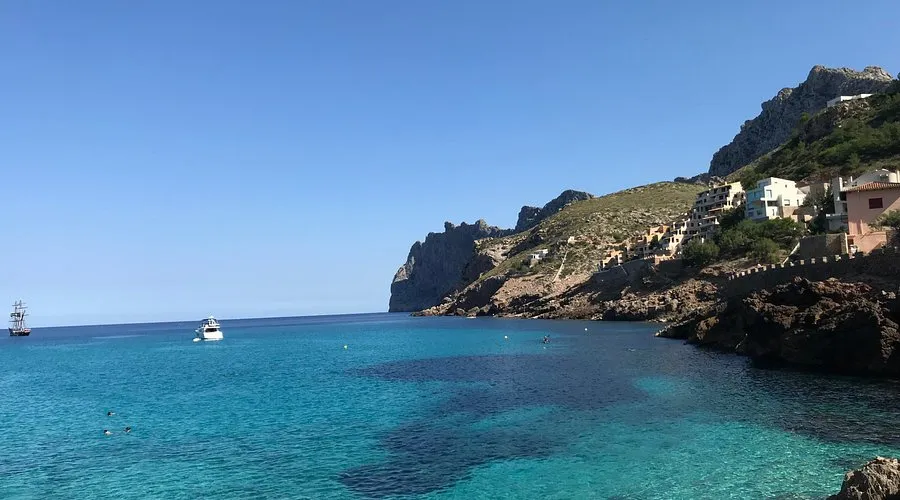 15m, 29€, stop in Port de Pollença, Spain — photo 5