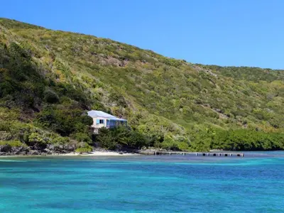 Salt Island Bay, anchorage in East End, British Virgin Islands — photo 4