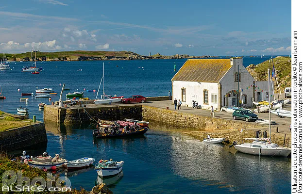 Port de Lampaul, anchorage in France — photo 2