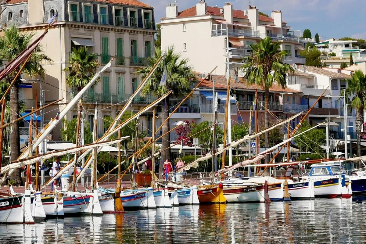 Baie de Bandol, anchorage in France — photo 7