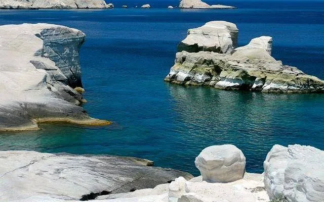 Sarakiniko Beach, stop in Greece — photo 4