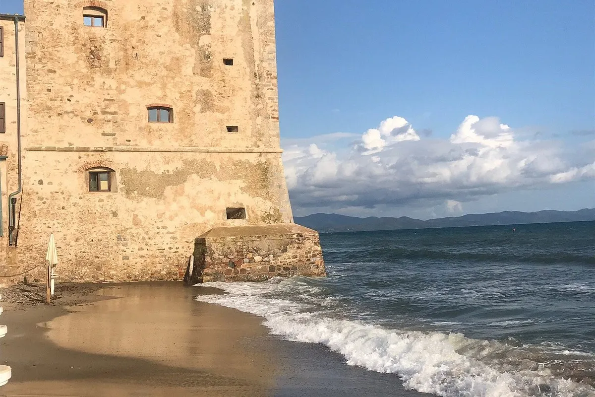 Spiaggia liberale delle Torezze, stop in Italy — photo 5
