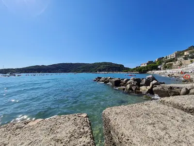 Spiaggia liberale delle Torezze, stop in Italy — photo 4