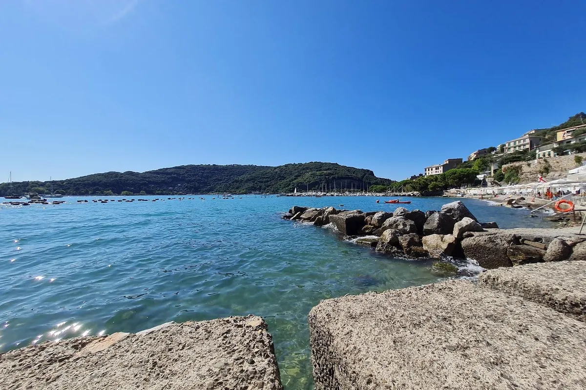 Spiaggia liberale delle Torezze, stop in Italy — photo 4