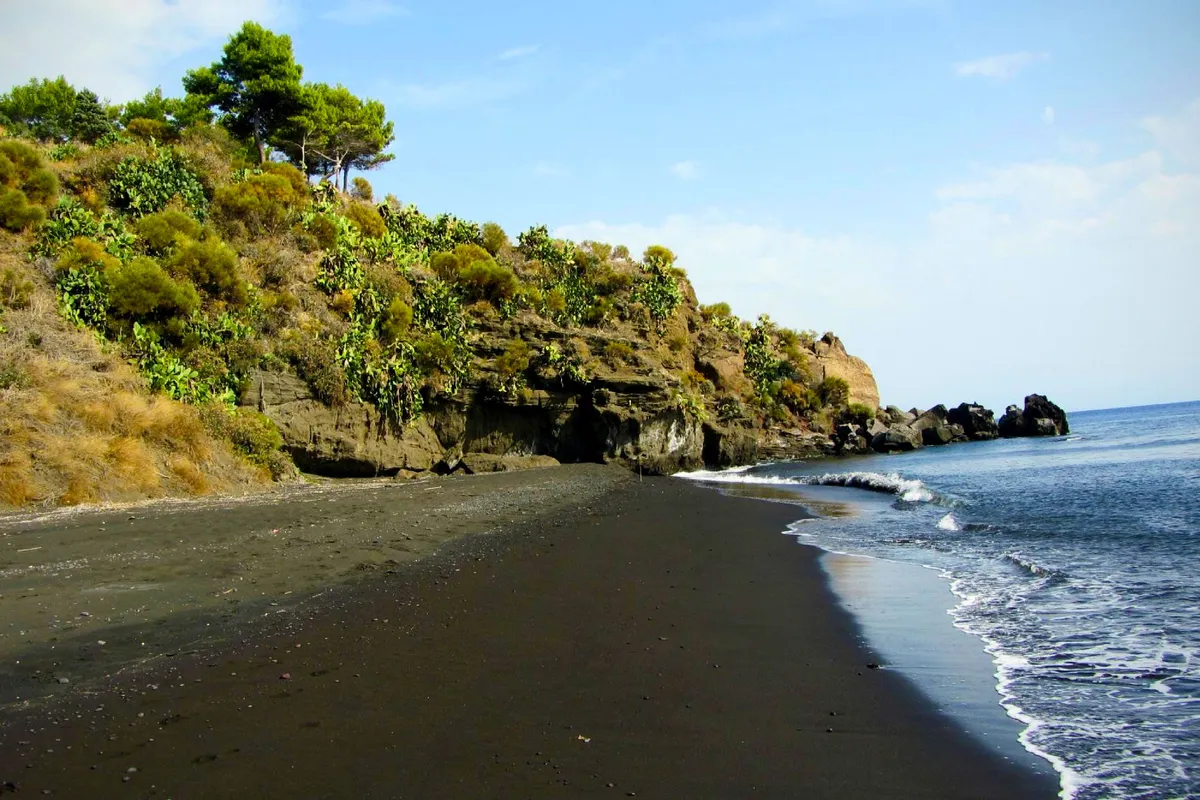Spiaggia dell'Asino, stop in Lipari, Italy — photo 4