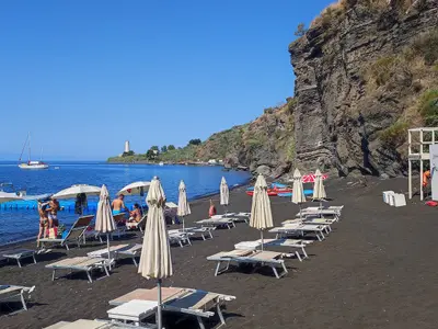 Spiaggia dell'Asino, stop in Lipari, Italy — photo 2