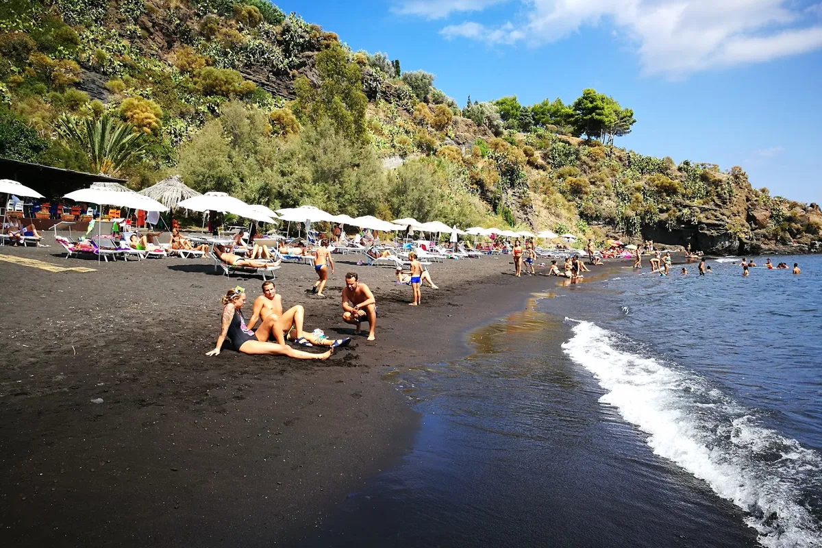 Spiaggia dell'Asino, stop in Lipari, Italy — photo 8