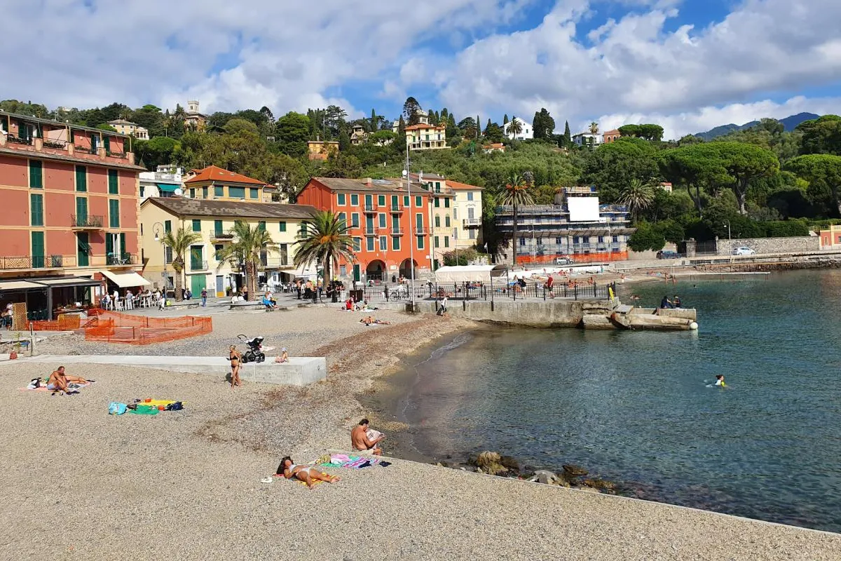 Spiaggia di Travello, stop in Italy