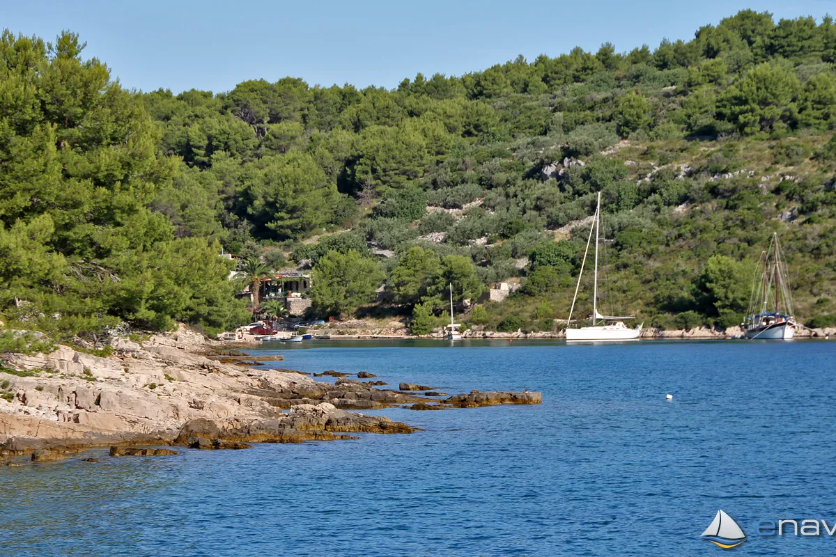 Uvala Šumpjivina, anchorage in Rogač, Croatia — photo 4