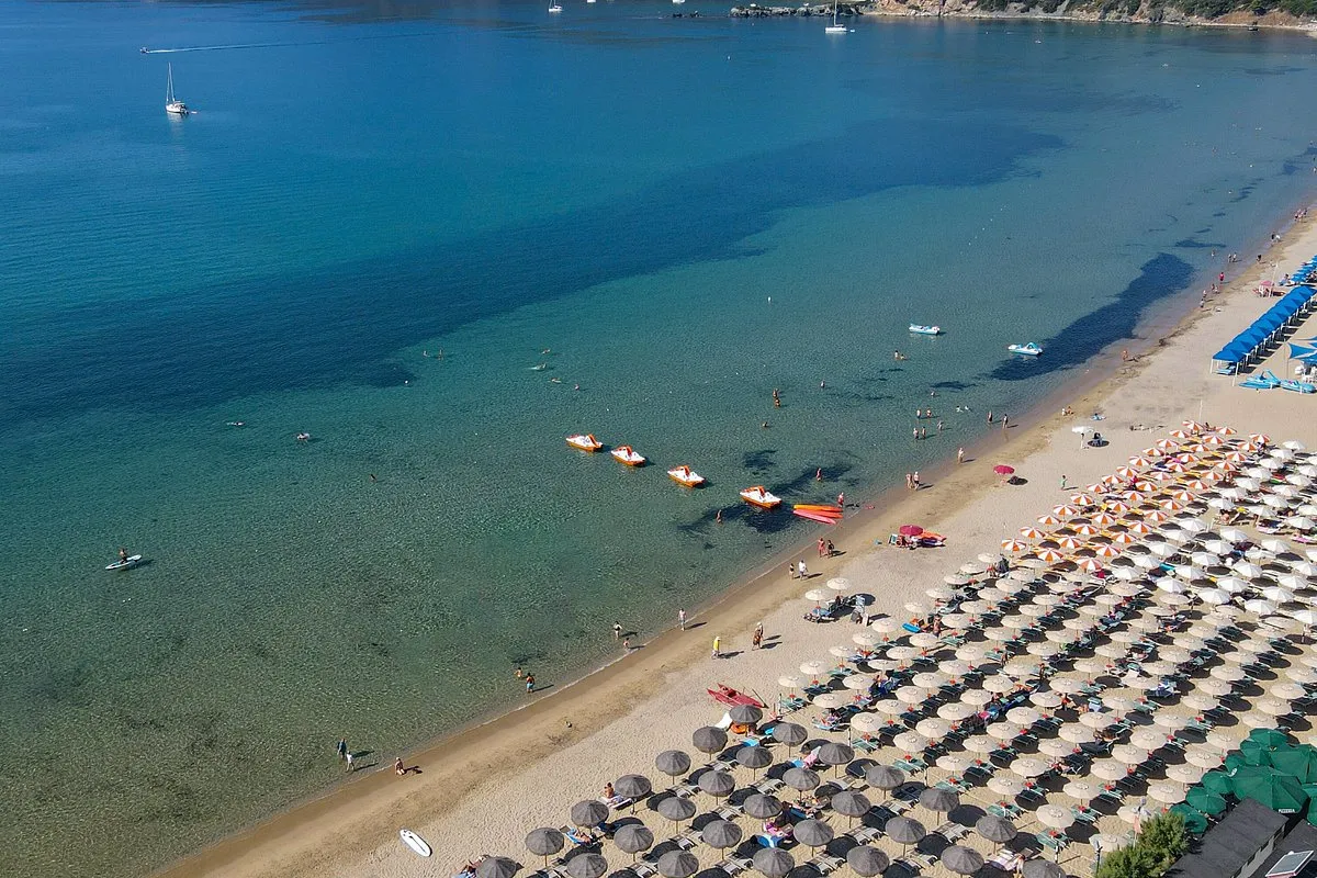 Spiaggia di Lacona, stop in Italy