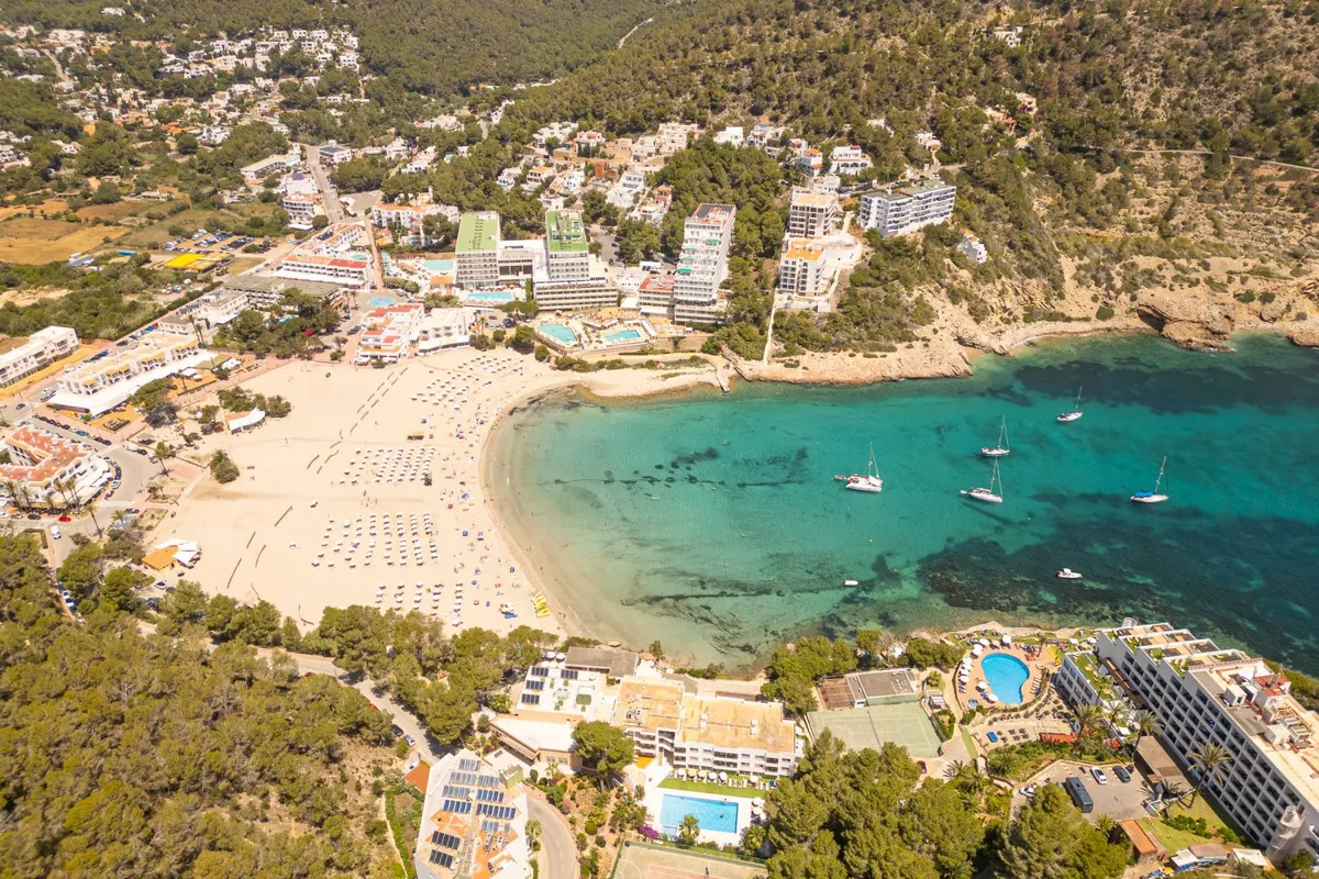 Cala Llonga, anchorage in Santa Eulària des Riu, Spain — photo 8