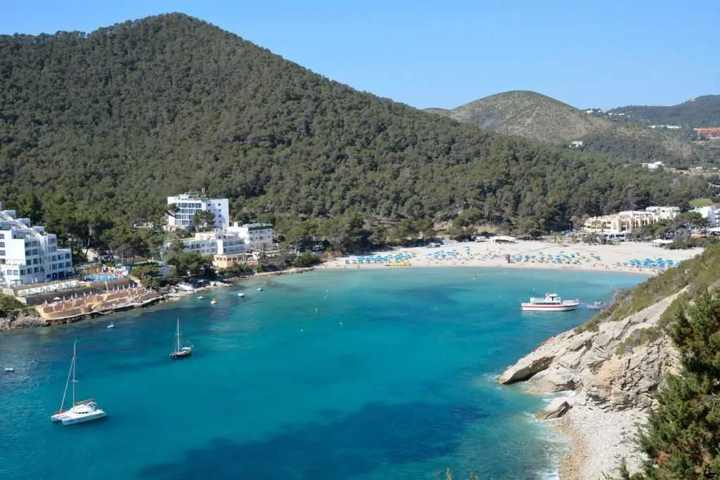 Cala Llonga, anchorage in Santa Eulària des Riu, Spain — photo 5