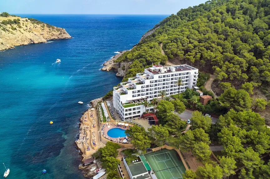 Cala Llonga, anchorage in Santa Eulària des Riu, Spain — photo 9