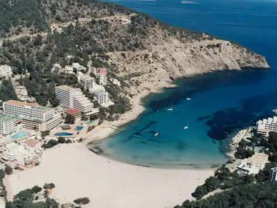 Cala Llonga, anchorage in Santa Eulària des Riu, Spain — photo 2