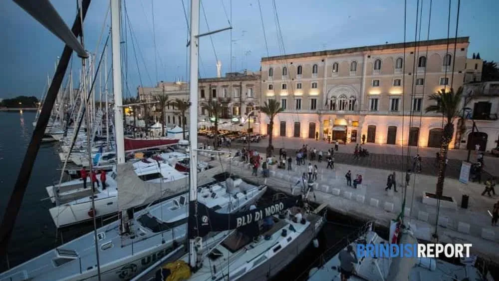 Banchina centrale, harbour in Brindisi, Italy — photo 2