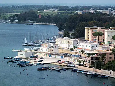 Banchina centrale, harbour in Brindisi, Italy — photo 5