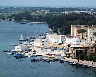 Banchina centrale, harbour in Brindisi, Italy — photo 5
