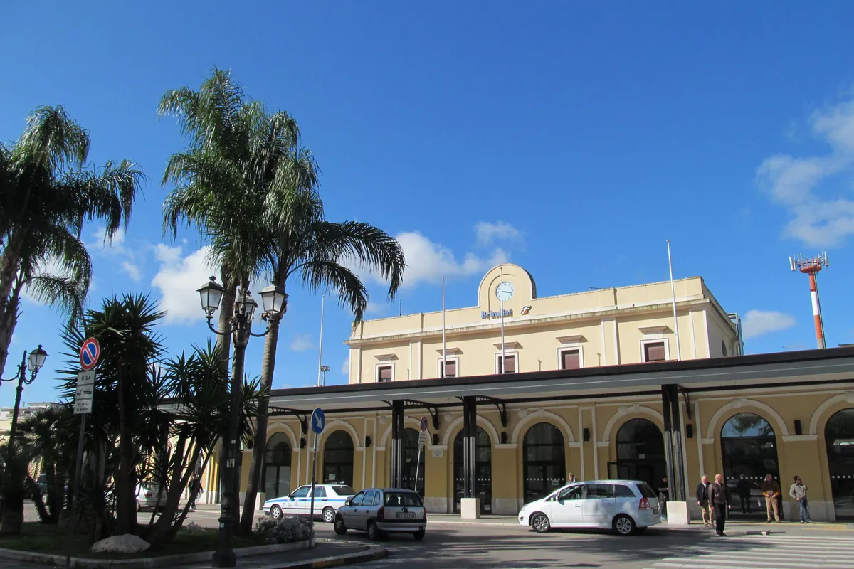 Banchina centrale, harbour in Brindisi, Italy — photo 7