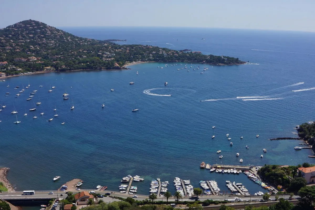 Port d'Agay, stop in Saint-Raphaël, France — photo 4
