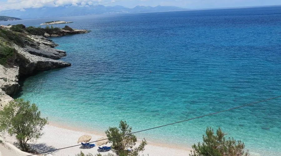Makrys Gialos, stop in Greece