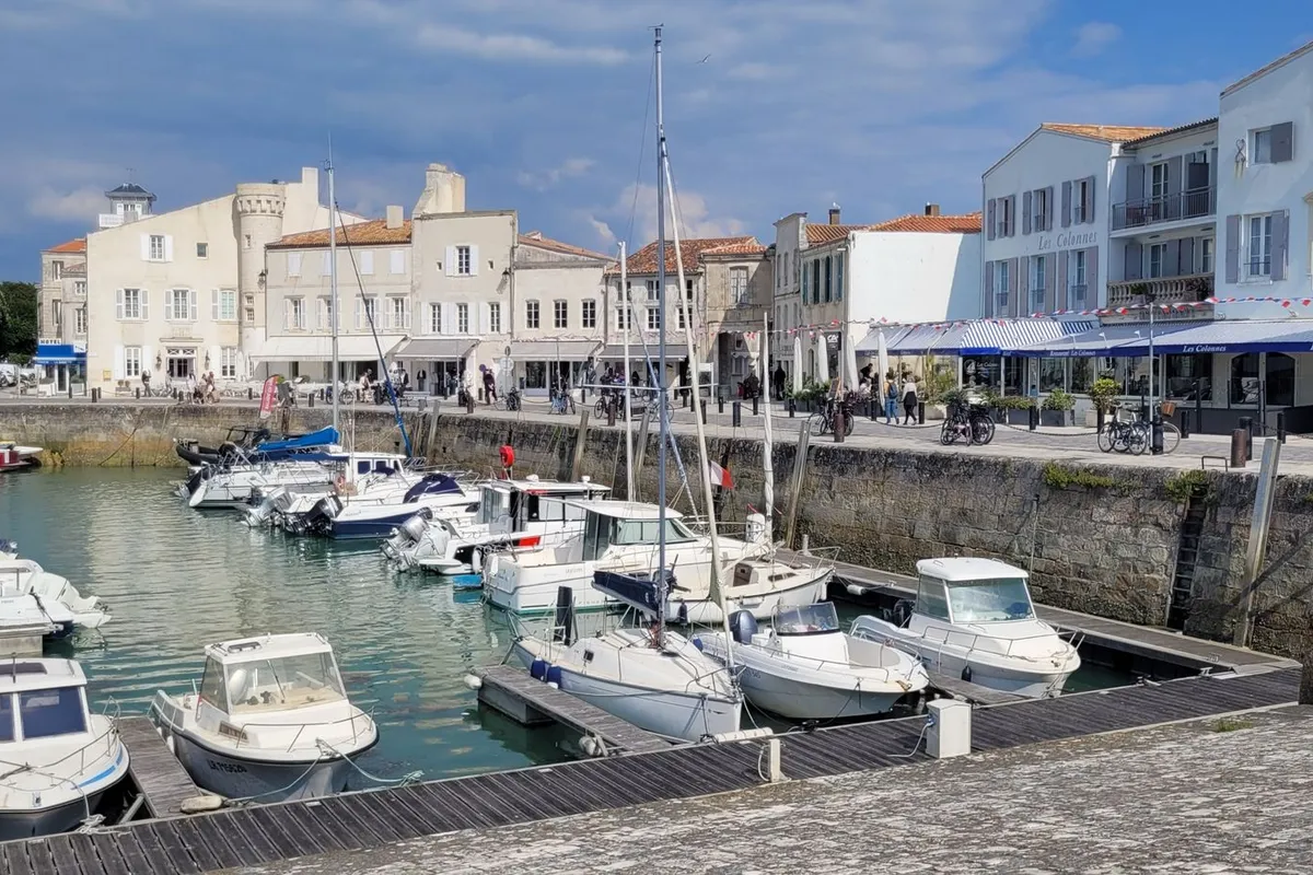 Port de Saint-Martin-de-Ré, stop in La Flotte, France — photo 8