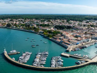 Port de Saint-Martin-de-Ré, stop in La Flotte, France — photo 3