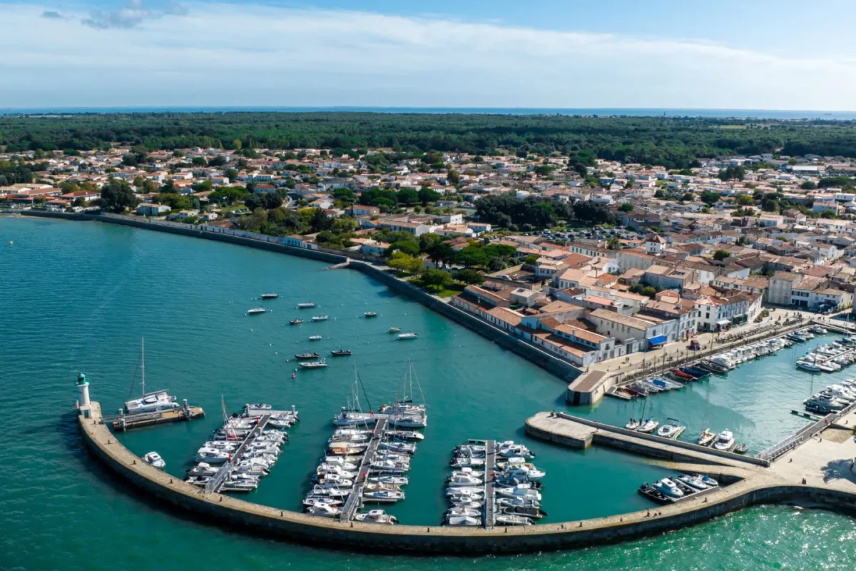 Port de Saint-Martin-de-Ré, stop in La Flotte, France — photo 3