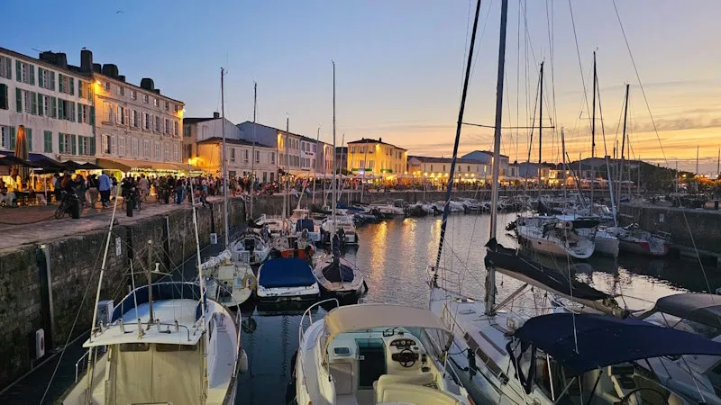 Port de Saint-Martin-de-Ré, stop in La Flotte, France — photo 9