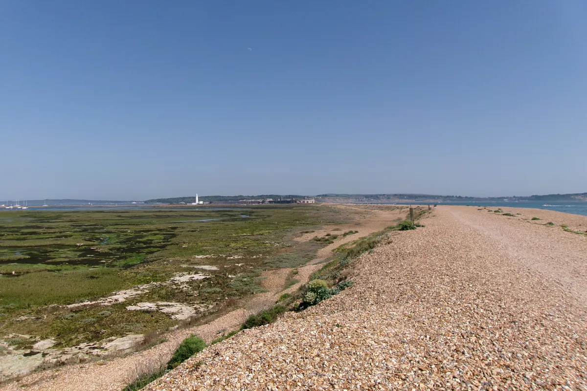Hurst Beach, stop in United Kingdom