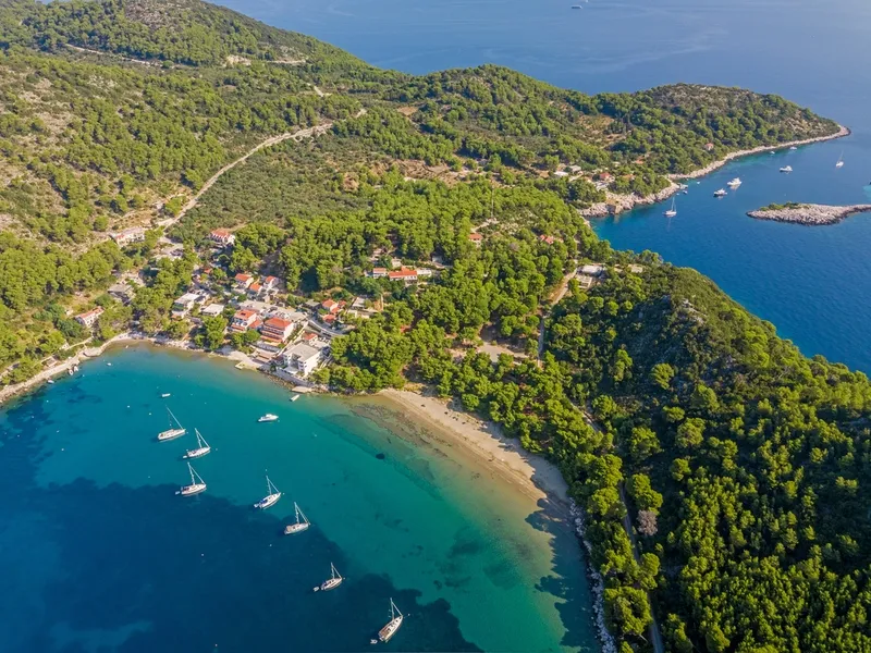 Uvala Saplunara, anchorage in Croatia — photo 7