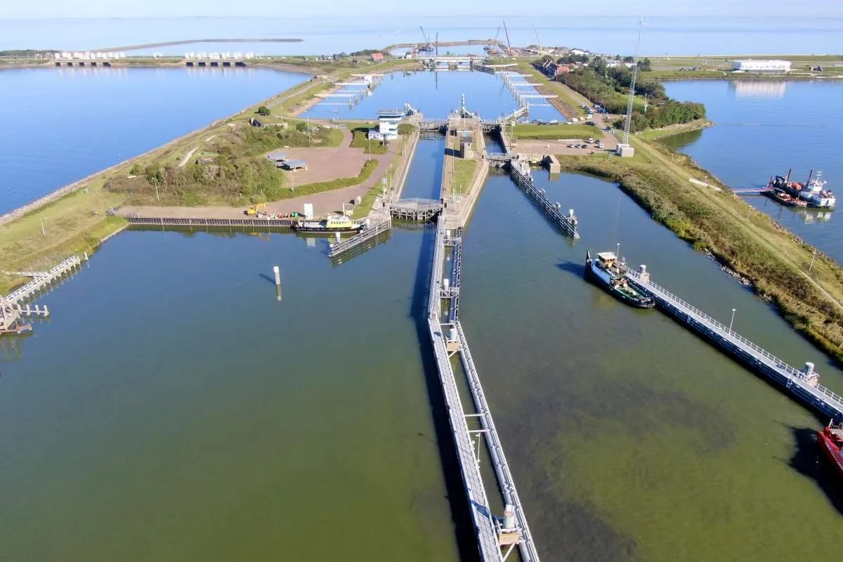 Lorentzsluizen, stop in Makkum, Netherlands