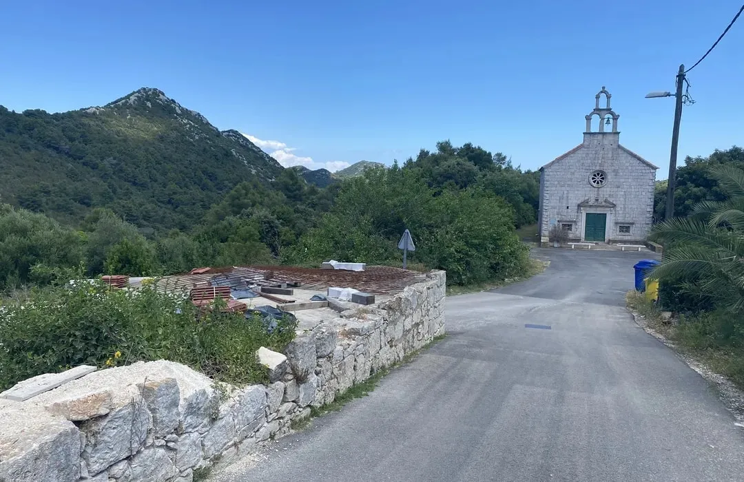 Uvala Veljo lago, anchorage in Croatia