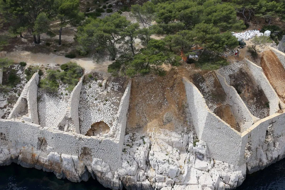 Calanque Saint-Pierre, anchorage in France — photo 6