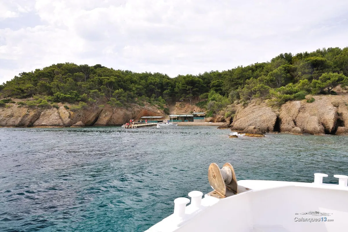 Calanque Saint-Pierre, anchorage in France — photo 8