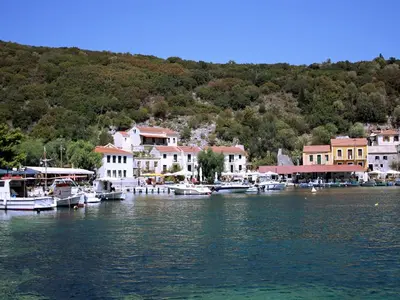 Kioni Bay, anchorage in Stavros, Greece — photo 2